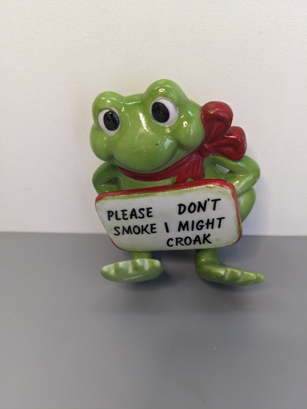 Vintage Ceramic Frog Figurine Funny Sign Please Don’t Smoke I Might Croak Hanger